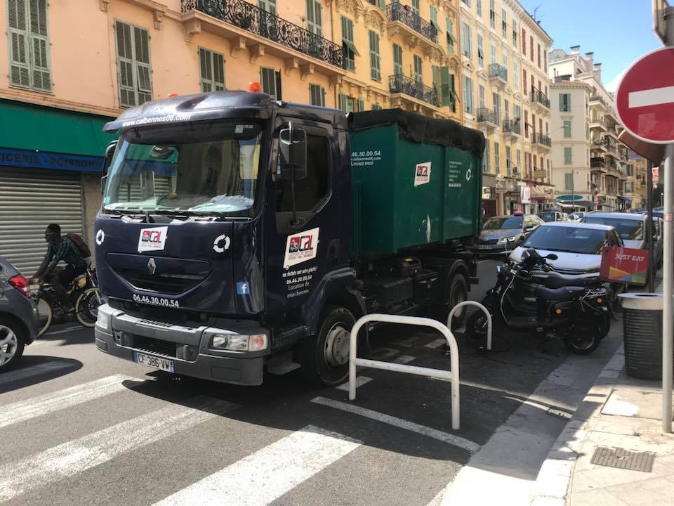 location de bennes rue de paris à Nice